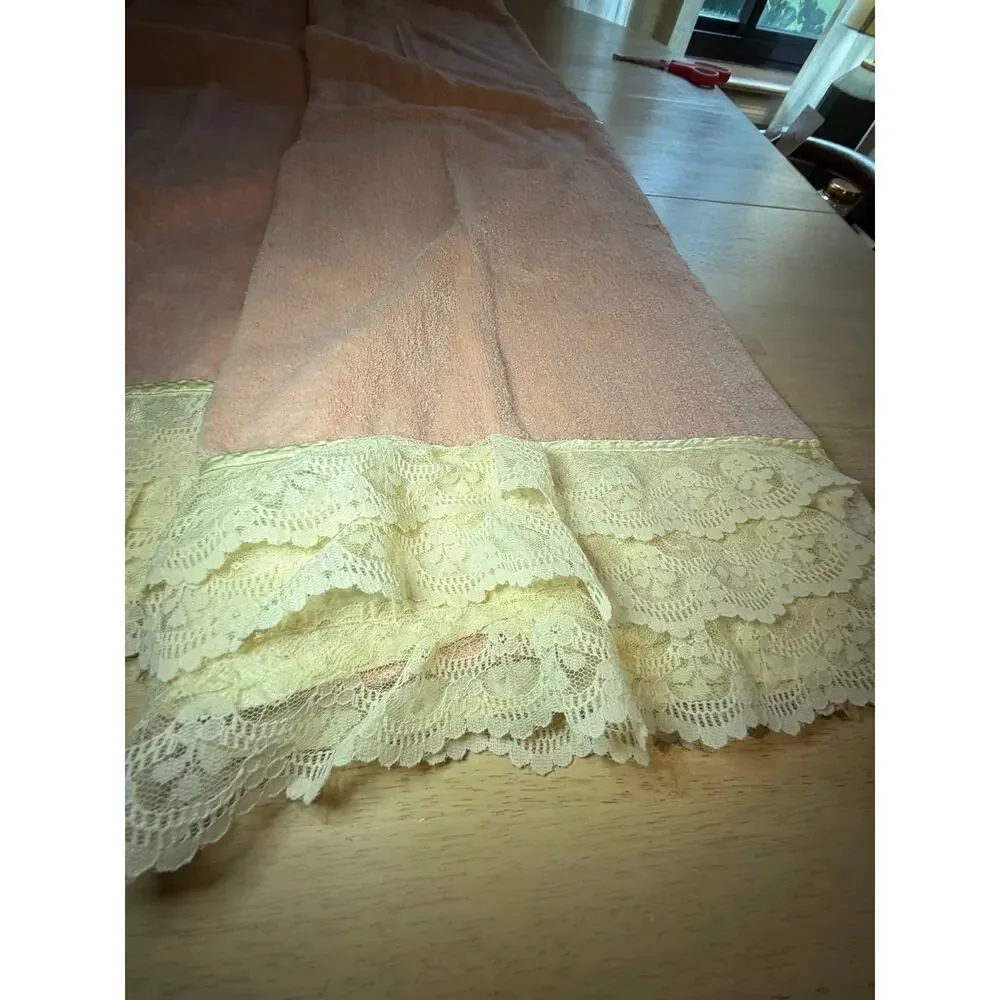 Vintage Dusty Pink Ruffled Lace Towel Set 8 Pc Bath Hand Washcloth Avanti